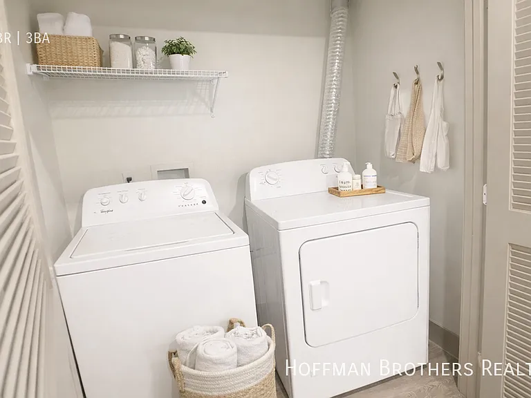 115 S Saint Andrews Pl #7 — Photo 6
