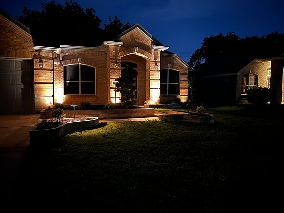 4th image of 2204 Windcastle Dr