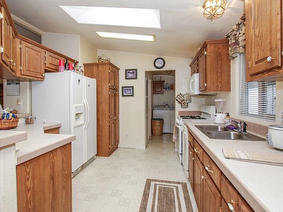 3rd image of 38 Seashore Dr