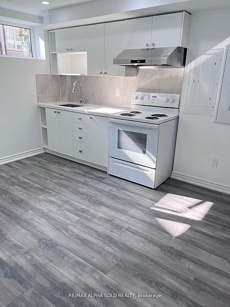 Toronto Townhouse for rent - 1 Bedroom — photo 2
