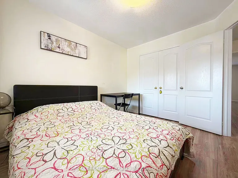 210 Old Colony Rd — Photo 19