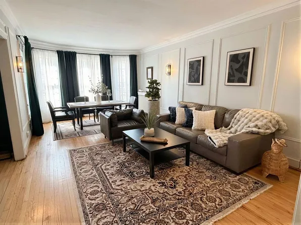 2219 E 70th Pl #3D, Chicago, IL 60649