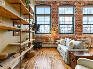 30 Lincoln St APT 220, Westbrook, ME 04092