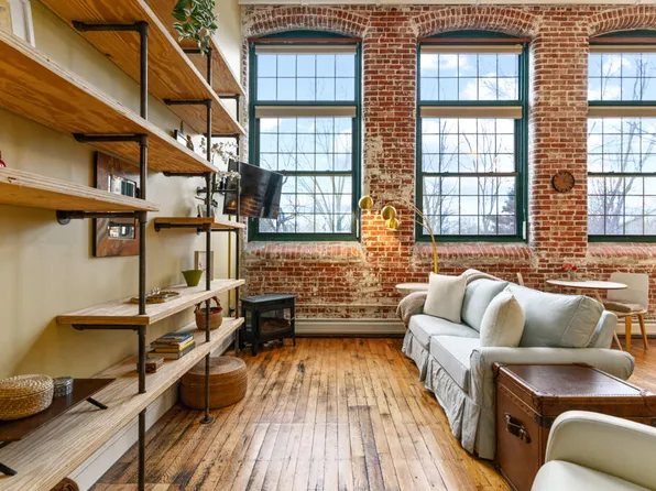 30 Lincoln Street #220, Westbrook, ME 04092