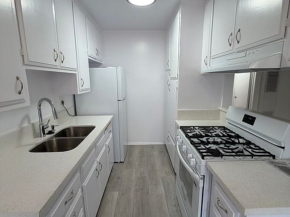 2nd image of 1508 S Centinela Ave APT 3