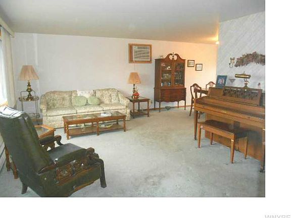2nd image of 624 Evergreen Dr