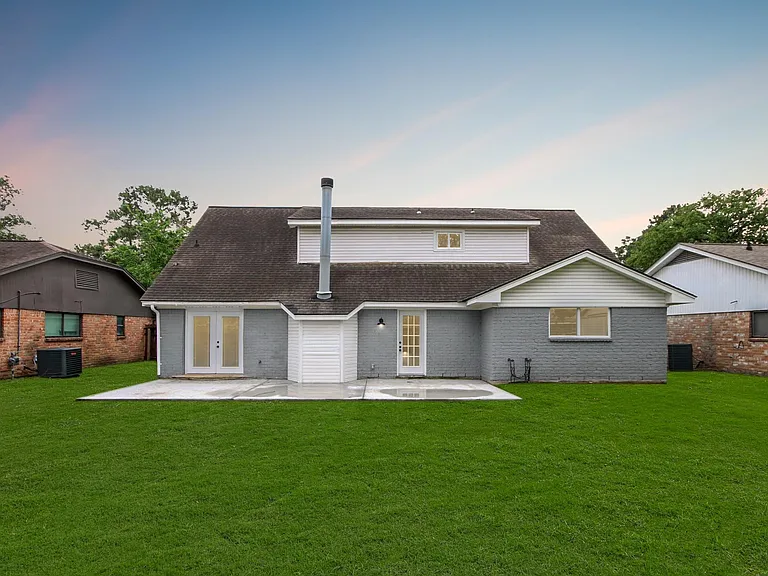 14527 Duncannon Dr — Photo 17