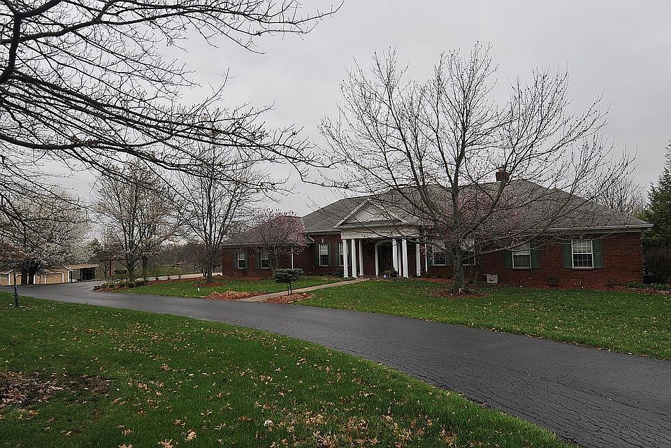 2nd image of 30 Chapman Ln