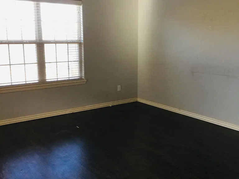1015 Kensington Dr — Photo 5