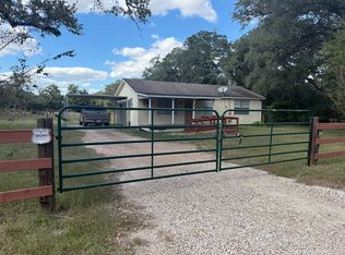 8292 Old Highway Rd, Inez, TX 77968