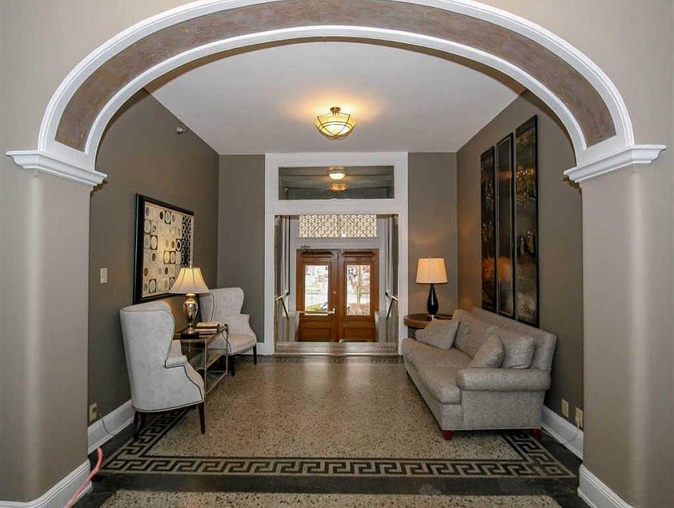 Front Sixth Street entrance to the building