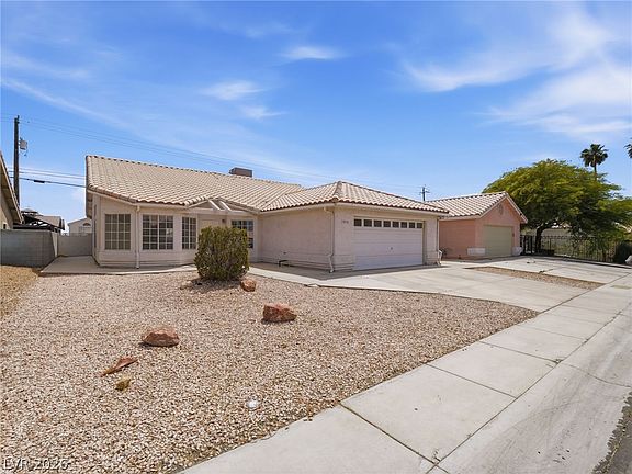 2nd image of 3836 Iverson Ln