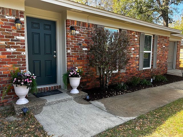 1st image of 4741 Livingston Dr