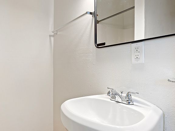 2nd image of 719 N Bishop Ave #B