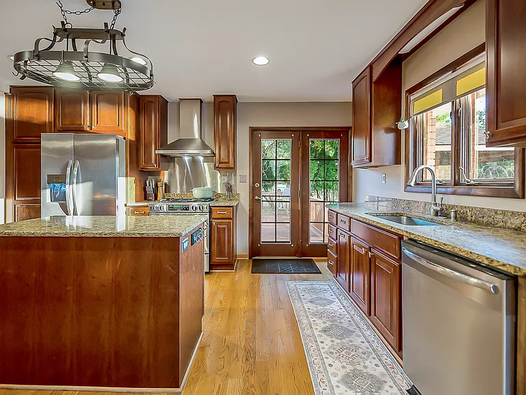 7666 Bishop Rd — Photo 12
