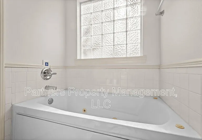 1257 Fox Run Ln — Photo 14