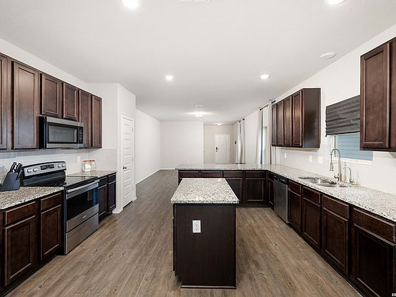 5th image of 2419 PINK PEARL DR