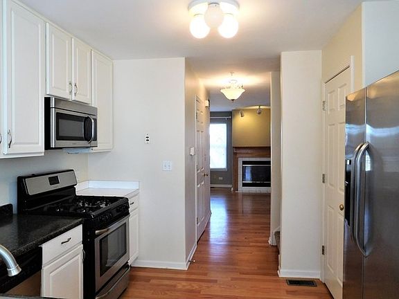 2nd image of 1106 Shorewood Ct