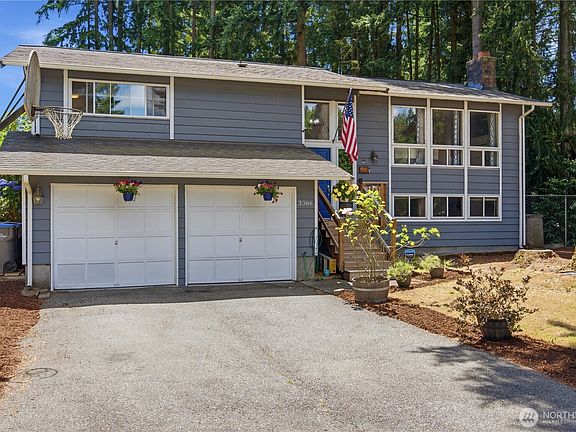 4th image of 3366 SE Summer Place