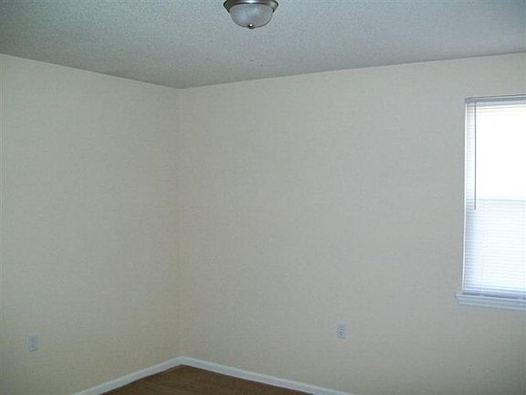 4th image of 3611 Pamplona Dr