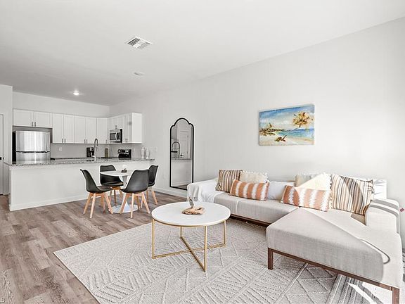 3rd image of 1115-1117 Circle DR