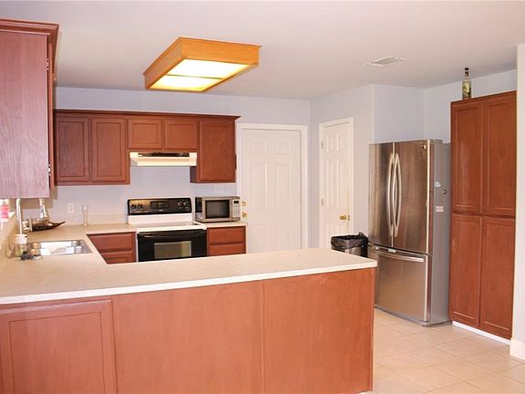 4th image of 130 Koali Dr