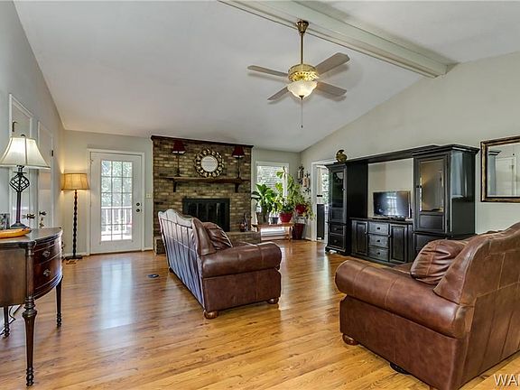 4th image of 7401 Oakmont Ln