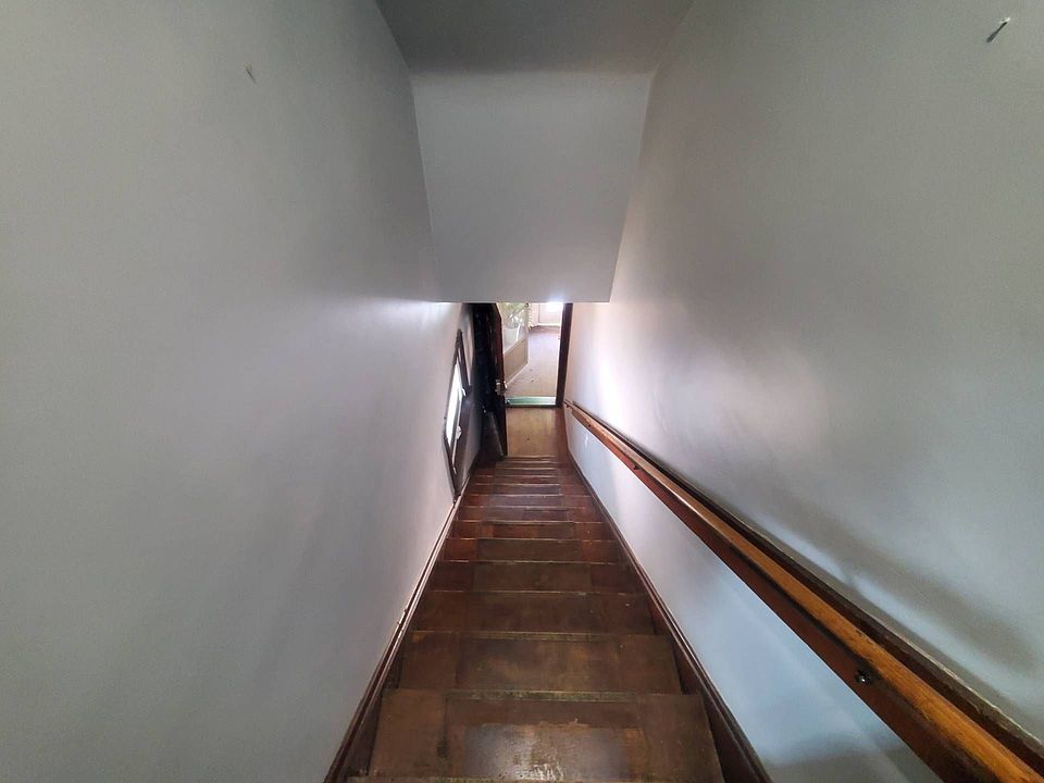 1st image of 3243 W 115th St