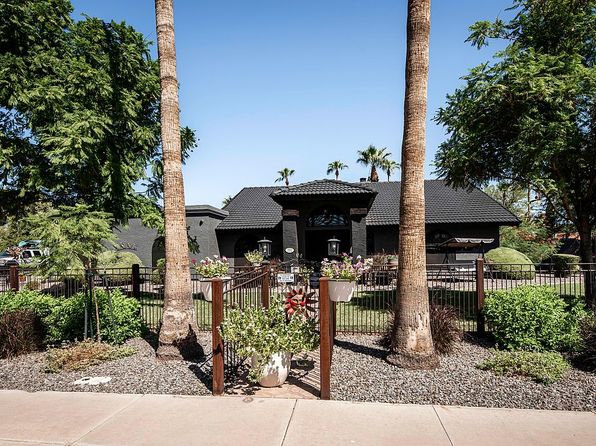 2352 E Florian Cir