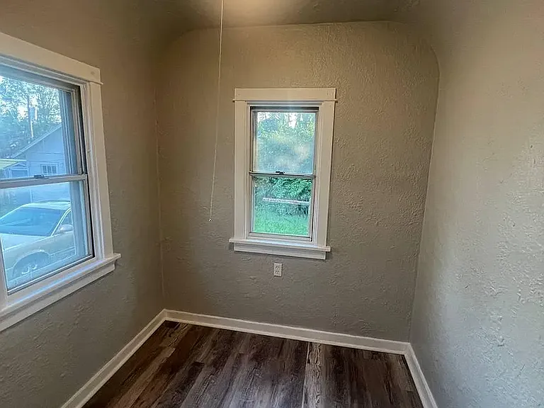 1045 Philadelphia Dr — Photo 8