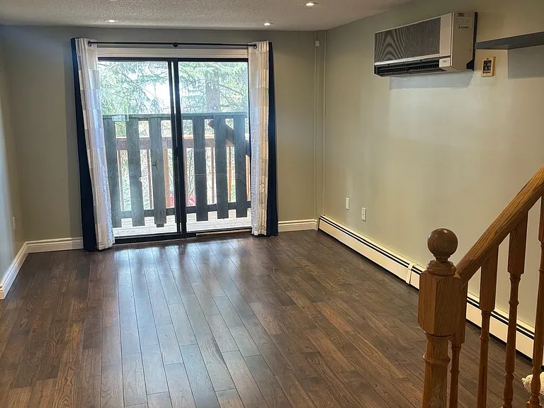 9 Quail Cres — Photo 3
