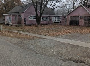 309 E Charleston Rd, Ashmore, IL 61912