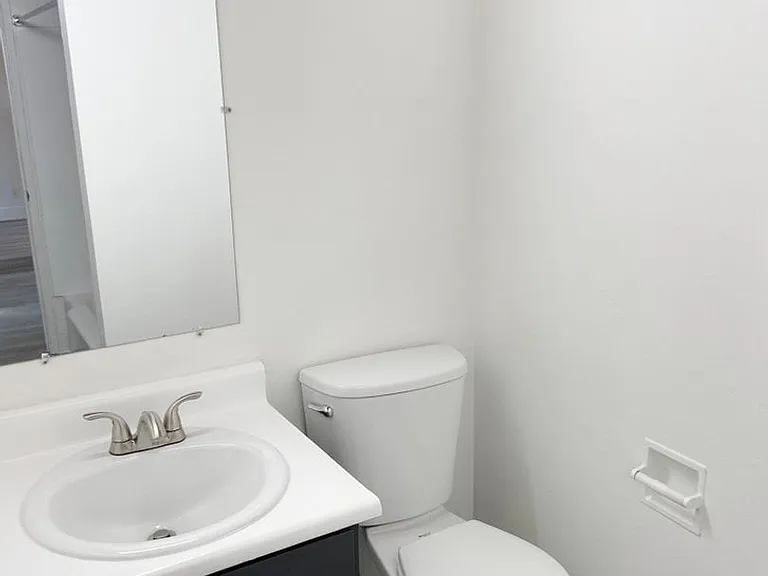 Vose Apartments — Photo 15