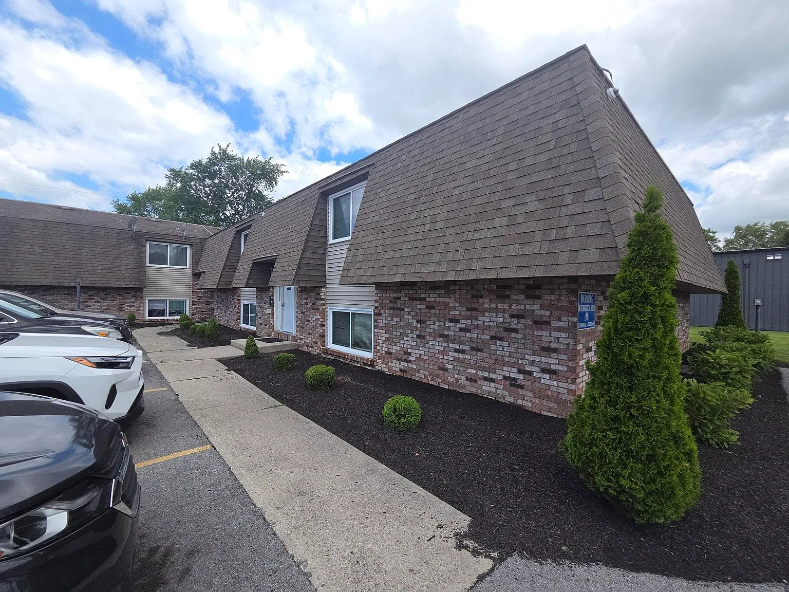 2 bed, 900 sqft, $1,095 — Photo 1