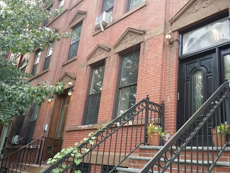 1st image of 229 Edgecombe Ave #3
