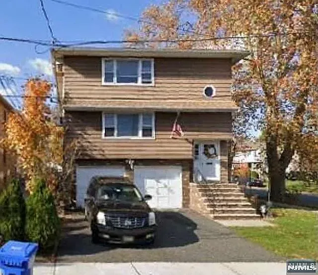 4 Chestnut St — Photo 1
