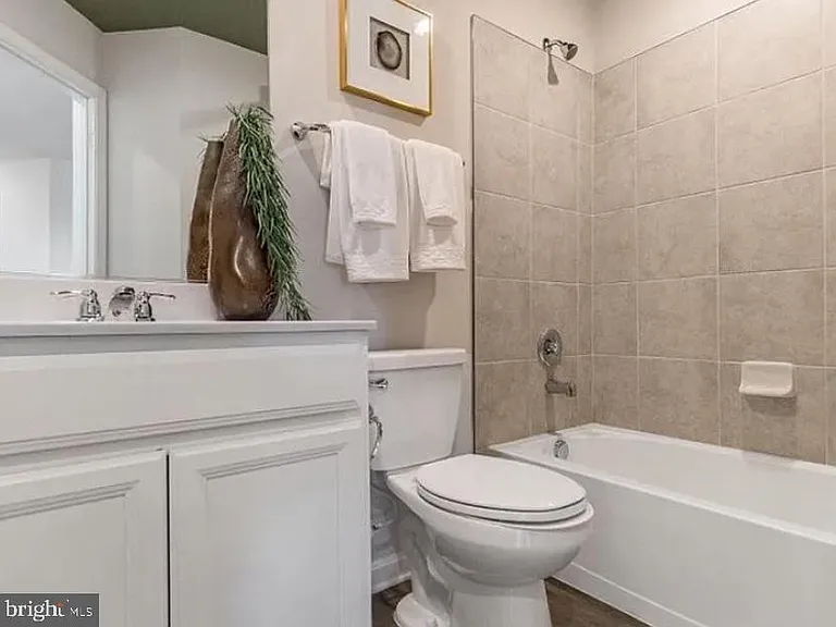 478 Seeback Dr — Photo 9