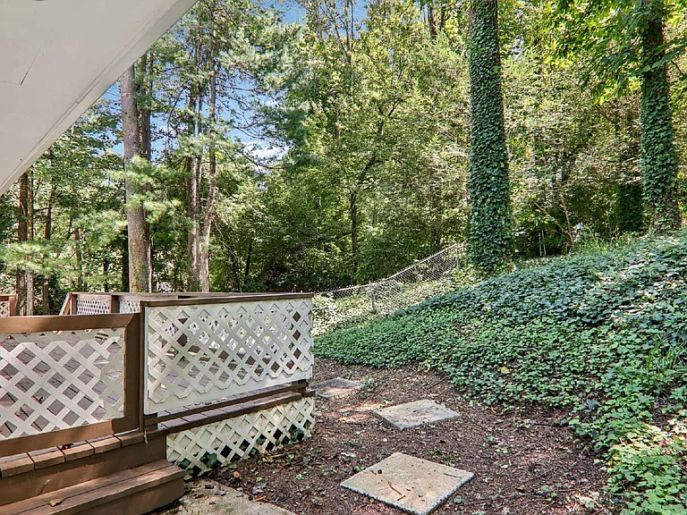 325 Comet Dr — Photo 34