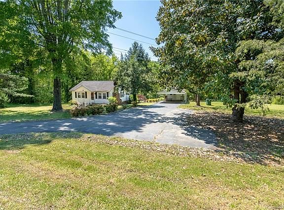3rd image of 2717 Sunset Dr