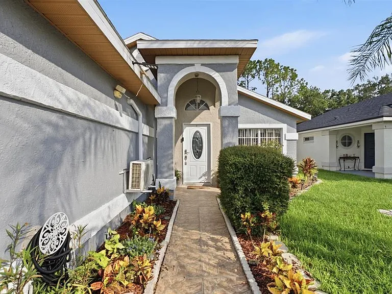 2976 Stillwater Dr — Photo 2