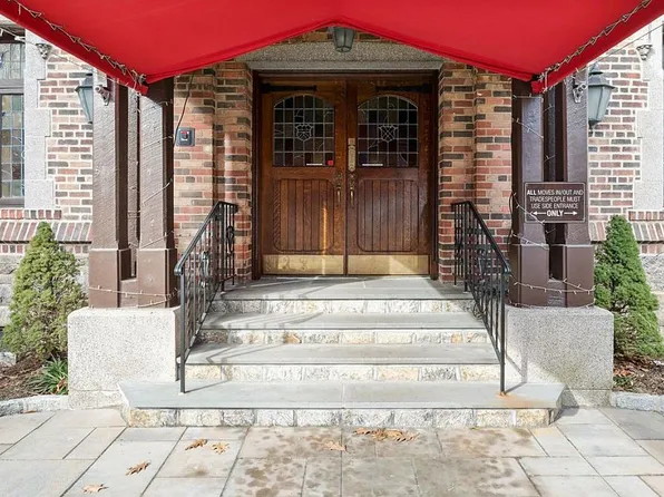 143 Garth Rd APT 6R, Scarsdale, NY 10583