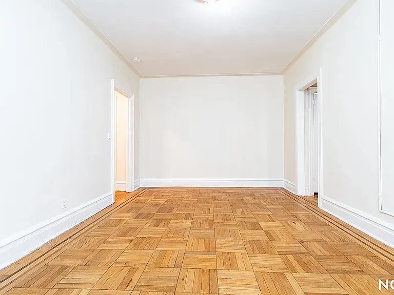 11921 Metropolitan Ave #4N — Photo 6