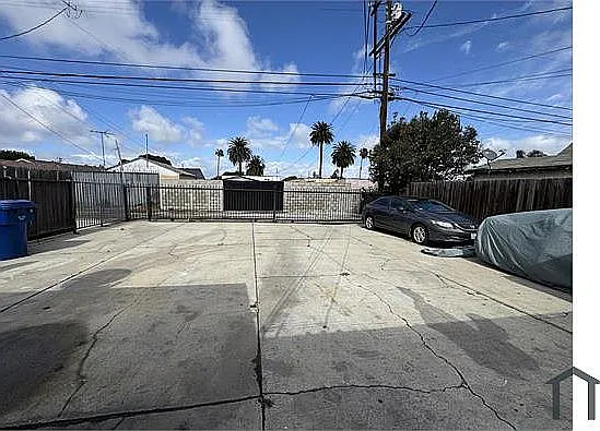 611 1/2 W Imperial Hwy — Photo 15