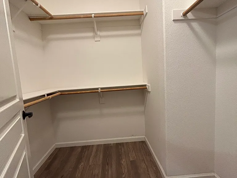 228 W Lucita Way — Photo 2