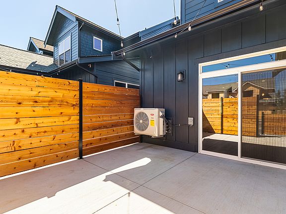 Baker A Plan - Courtyard