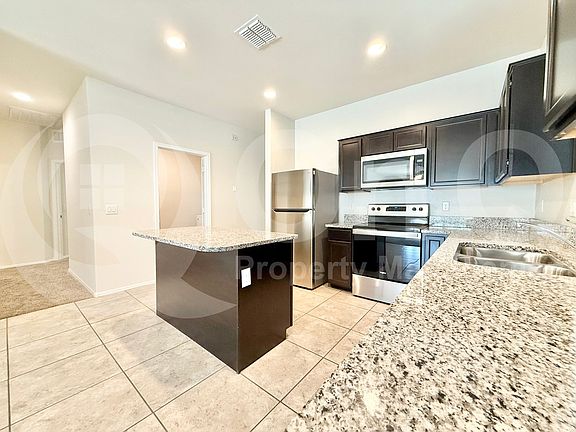 5th image of 3028 S 78th Dr