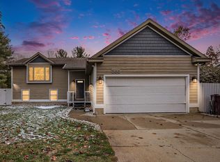 566 S Dangl Rd, Muskegon, MI 49442