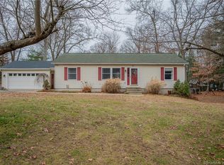 19 Debbie Ln, Enfield, CT 06082