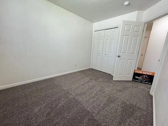 298 E 2350 N — Photo 18