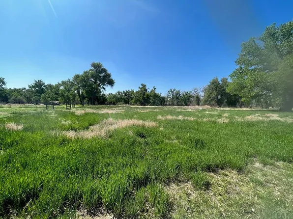 16 Audubon Cir, Pueblo, CO 81003